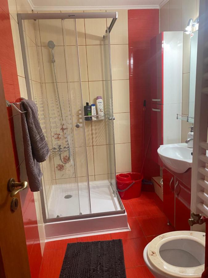 Apartament Regim Hotelier Oradea Exteriör bild